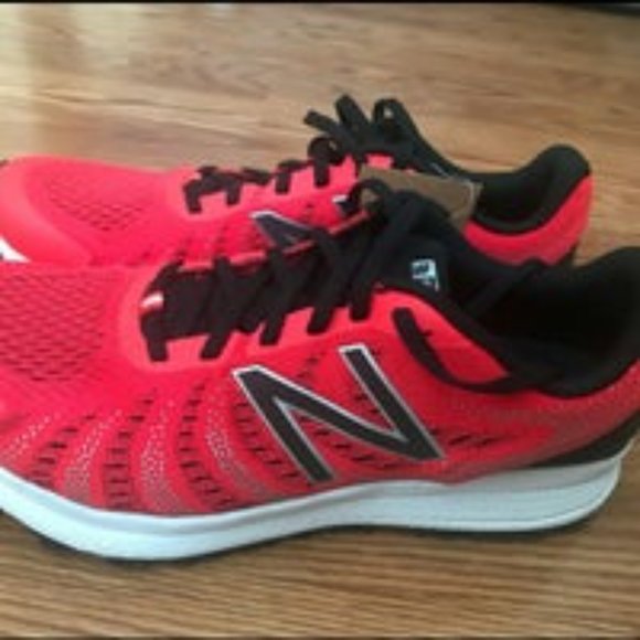 NEW BALANCE RUNNING SHOES - Picture 2 of 6